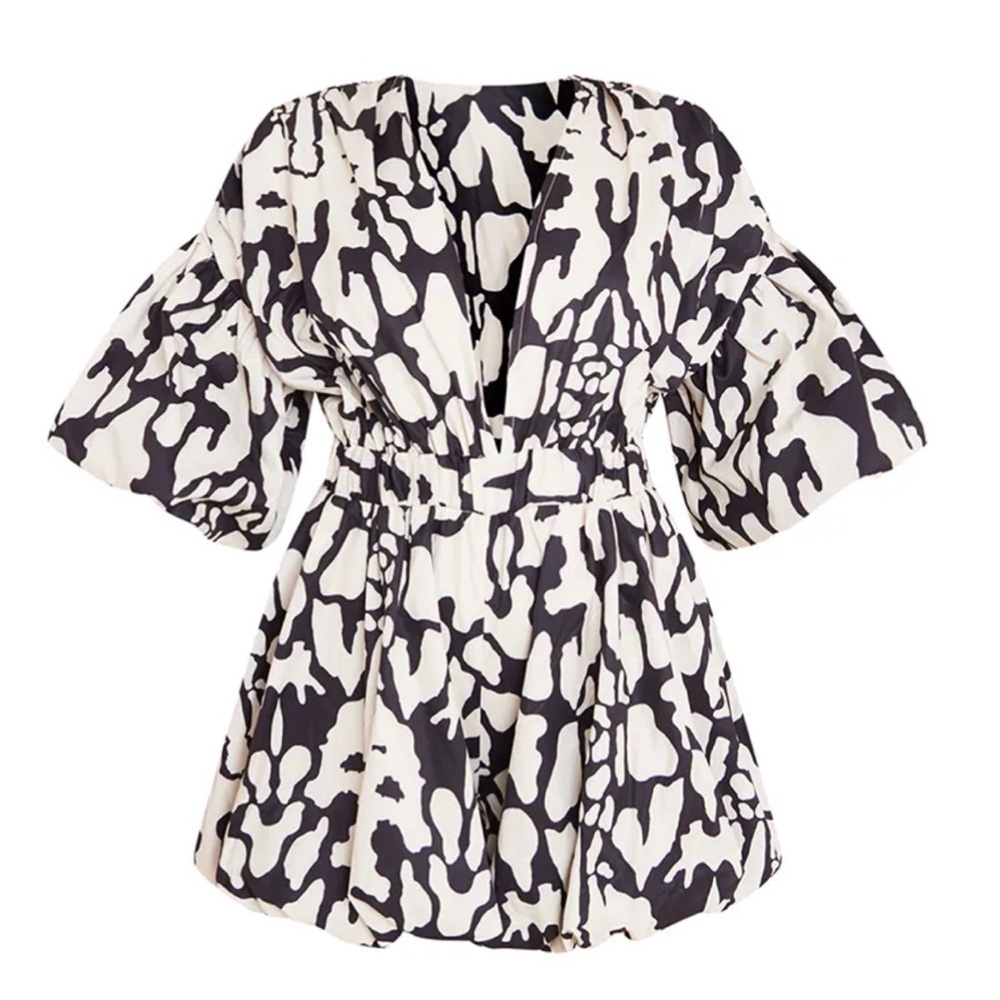 PrettyLittleThing Black Print Plunge Puffball Hem Romper Size 6 NWT - Picture 2 of 12